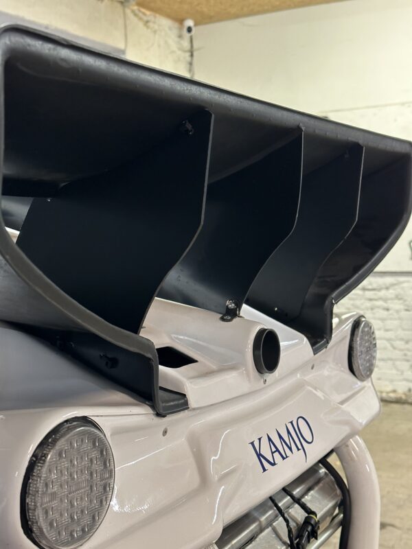 Additional support for the rear wing