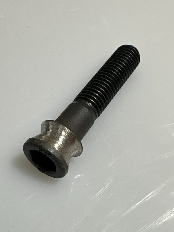 XTR UPRIGHT BOTTOM BOLT. M12