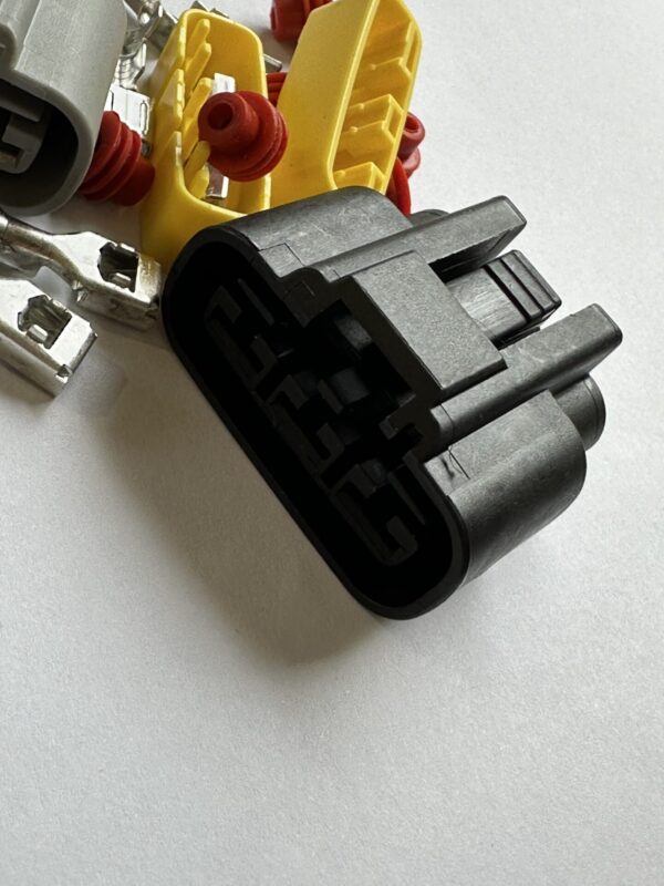 YAMAHA MT-09 VOLTAGE REGULATOR PLUG KIT - Image 2